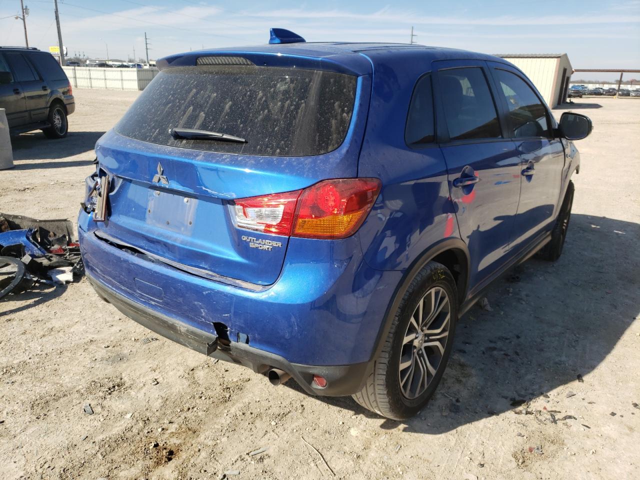 Photo 4 from auction – 2017 MITSUBISHI OUTLANDER with VIN JA4AP3AU9HZ042543