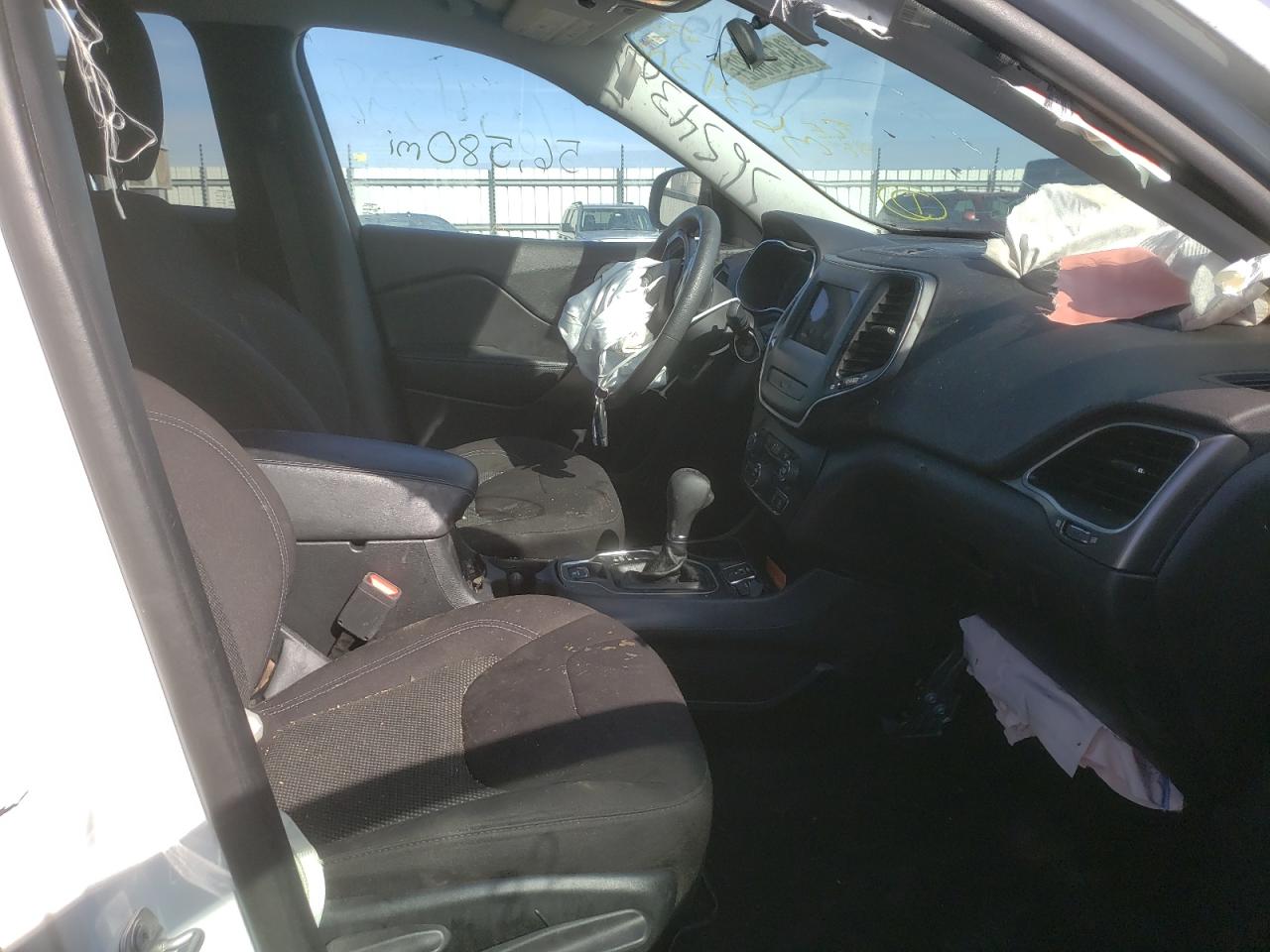 Photo 5 from auction – 2019 JEEP CHEROKEE L with VIN 1C4PJLCB4KD312554