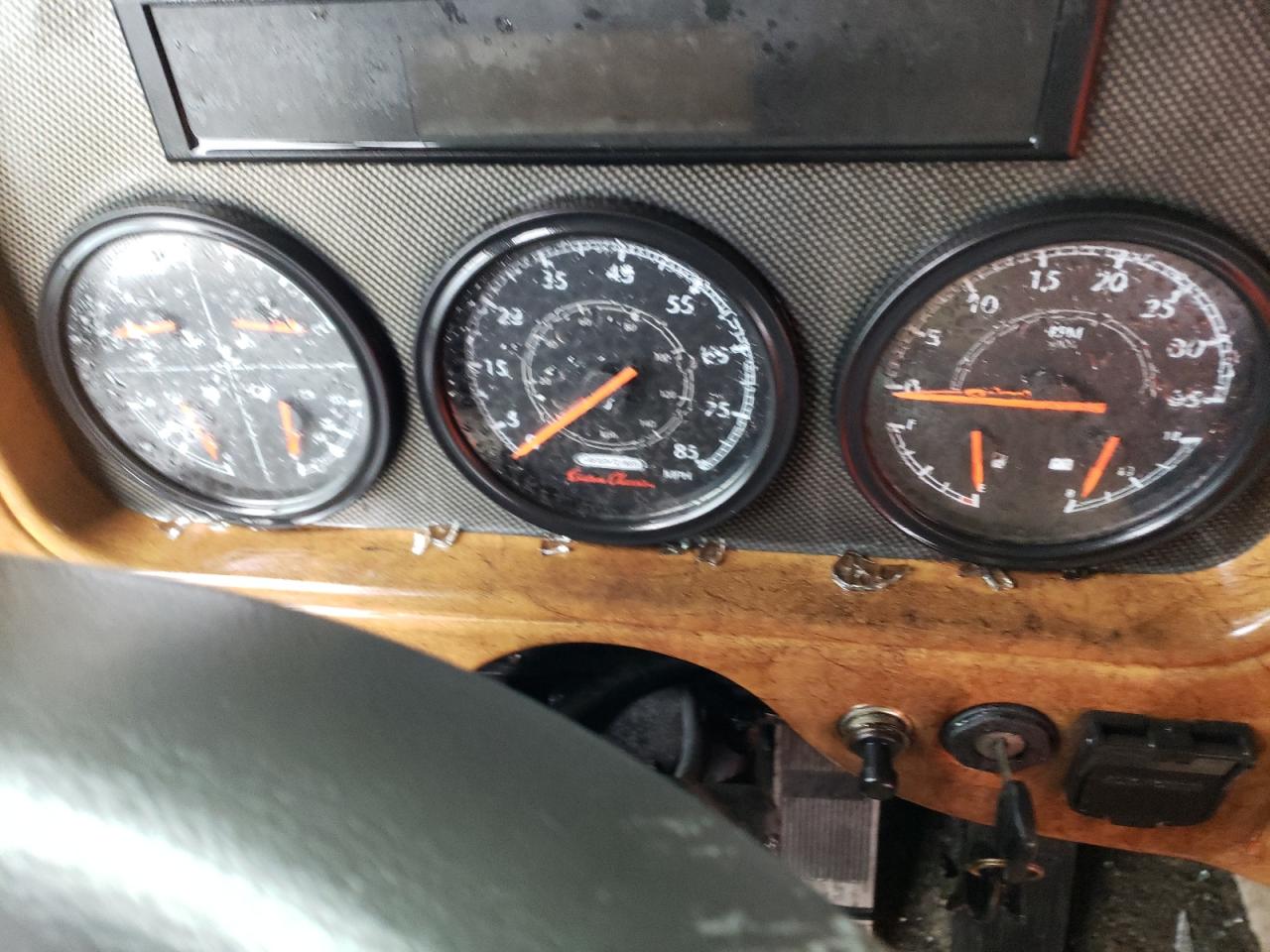 Photo 8 from auction – 2007 FREIGHTLINER CHASSIS X with VIN 4UZAB2DJ17CZ40101