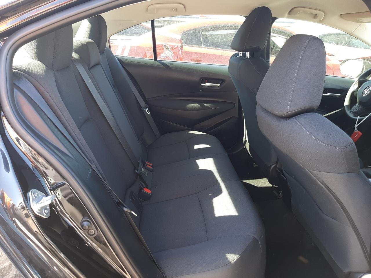 Photo 6 from auction – 2021 TOYOTA COROLLA LE with VIN 5YFEPMAE4MP177200