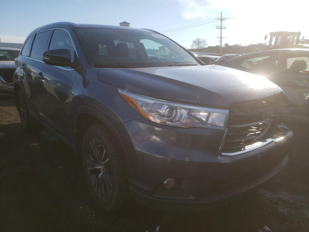 Foto 1 de la subasta – 2016 TOYOTA HIGHLANDER con VIN 5TDJKRFH3GS504808