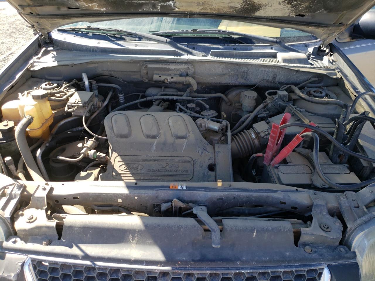 Photo 7 from auction – 2004 FORD ESCAPE LIM with VIN 1FMCU04164KA20229