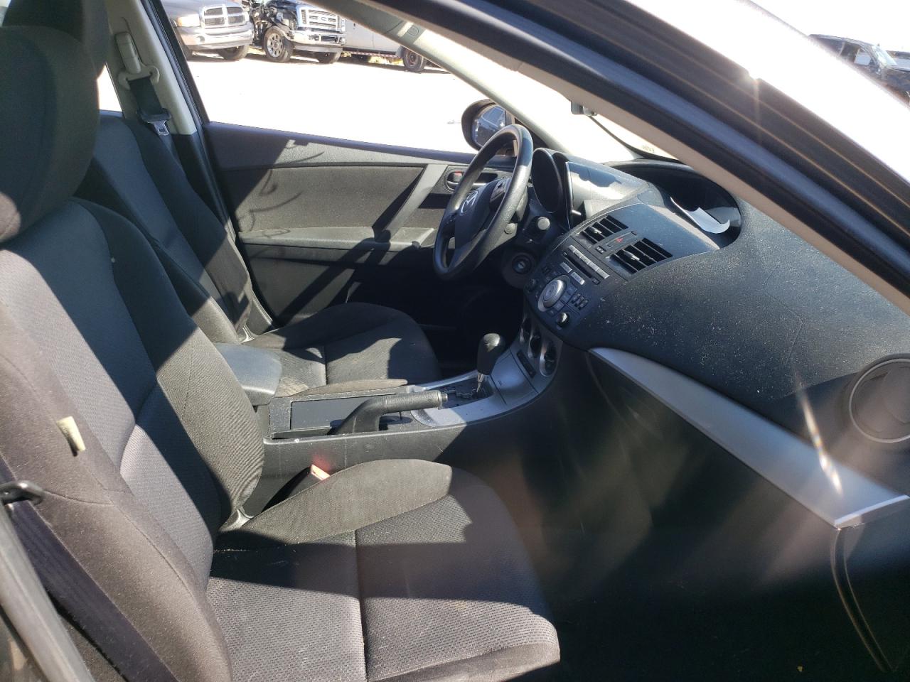 Photo 5 from auction – 2010 MAZDA 3 I with VIN JM1BL1SF8A1347465