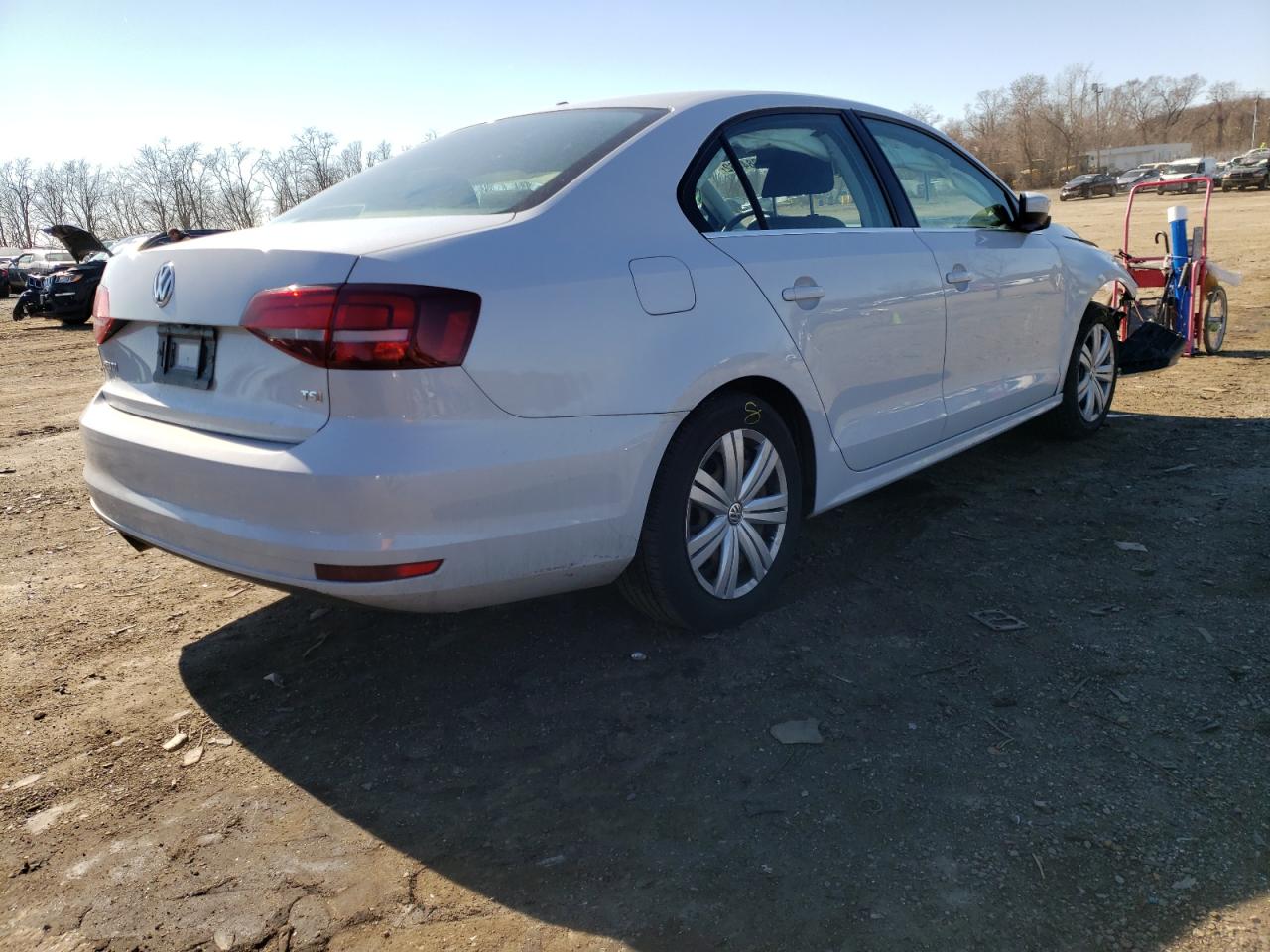Photo 4 from auction – 2017 VOLKSWAGEN JETTA S with VIN 3VW2B7AJ1HM347135