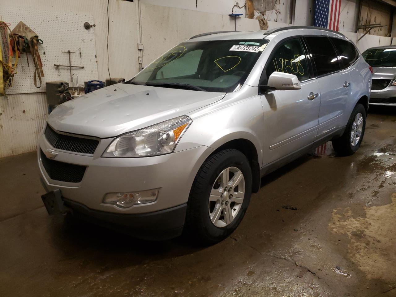 Photo 2 from auction – 2010 CHEVROLET TRAVERSE L with VIN 1GNLVFED7AJ214550
