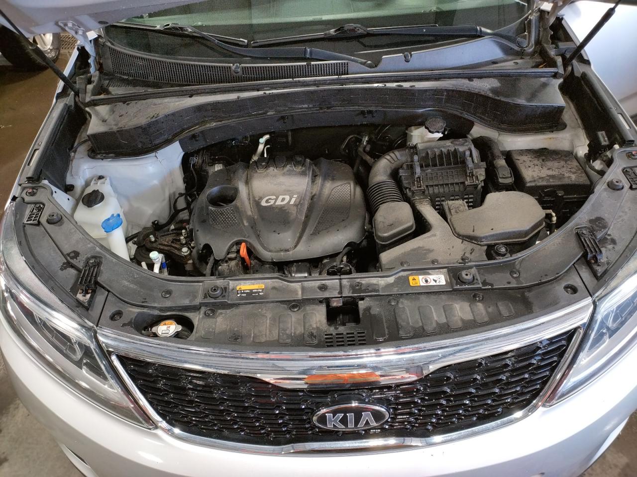 Photo 7 from auction – 2015 KIA SORENTO LX with VIN 5XYKTCA69FG610969