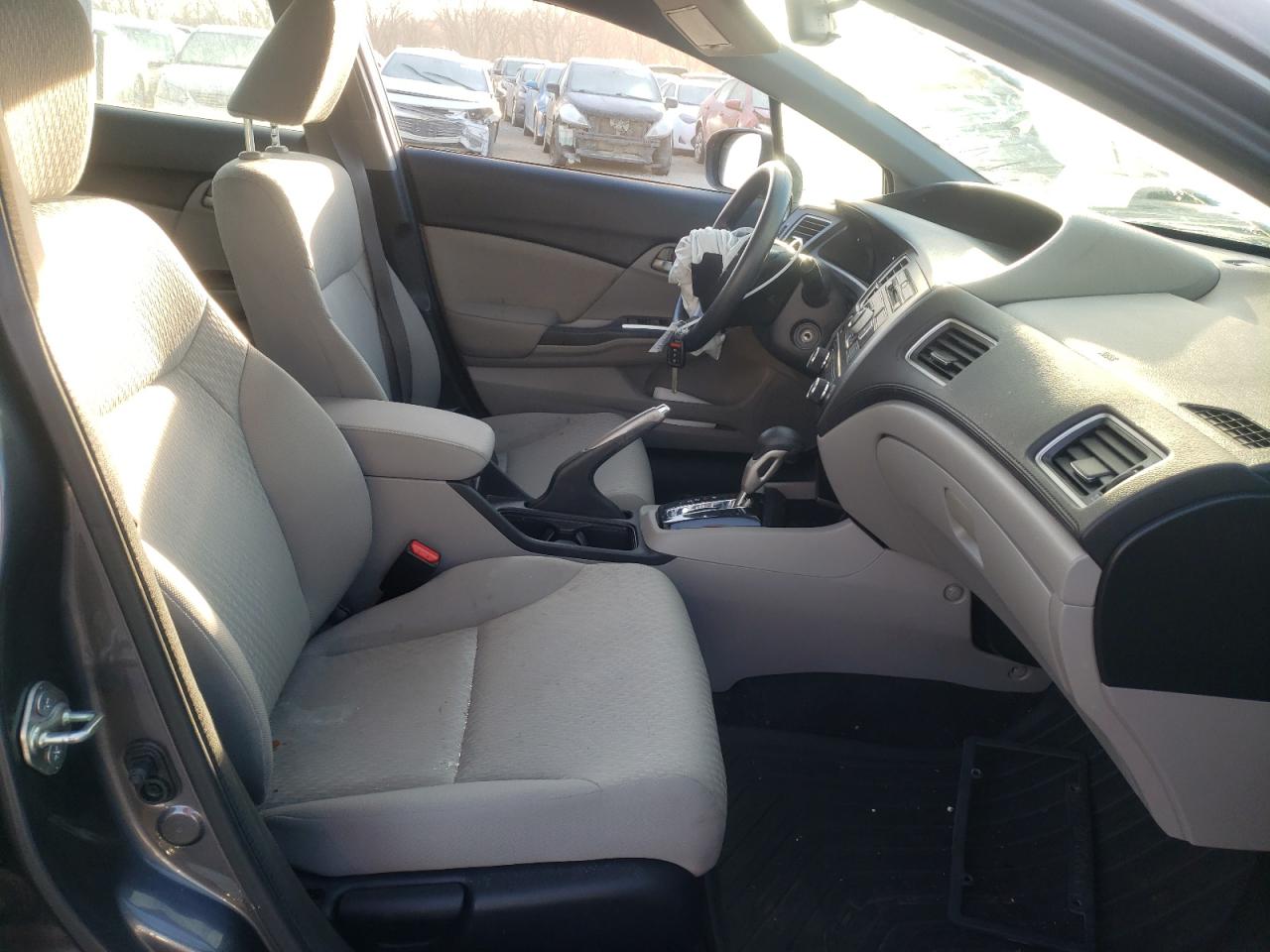 Photo 5 from auction – 2014 HONDA CIVIC LX with VIN 19XFB2F53EE008546