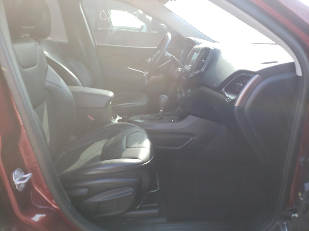 Photo 5 from auction – 2019 JEEP CHEROKEE L with VIN 1C4PJLLB5KD333218