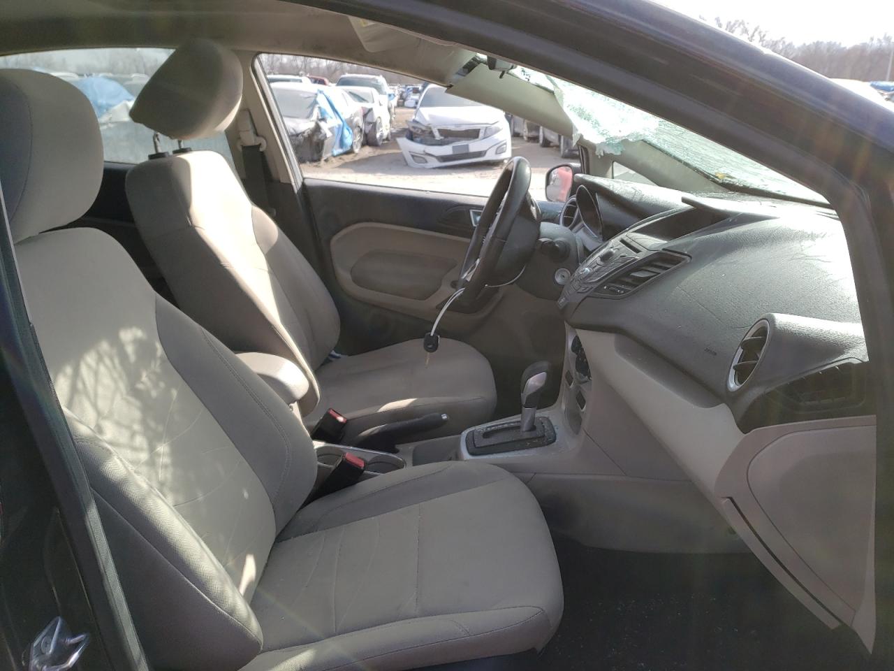 Photo 5 from auction – 2015 FORD FIESTA SE with VIN 3FADP4BJ1FM172155