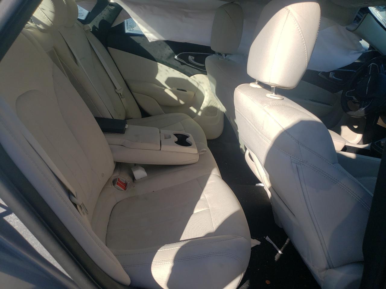 Photo 6 from auction – 2016 CHRYSLER 200 LIMITE with VIN 1C3CCCAB8GN170534