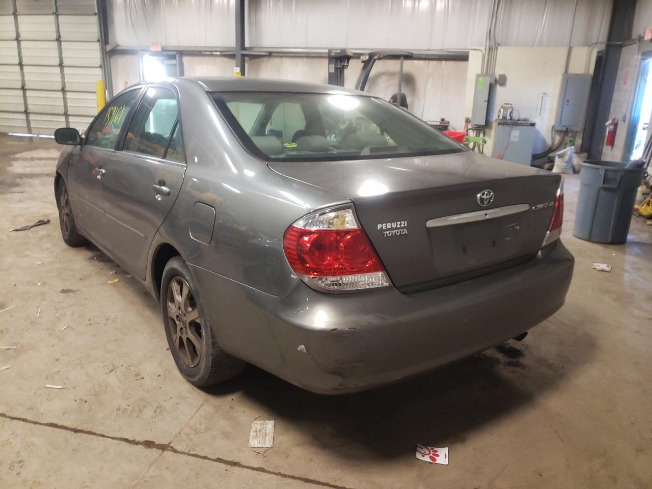 Photo 3 from auction – 2005 TOYOTA CAMRY LE with VIN 4T1BE30K15U990567
