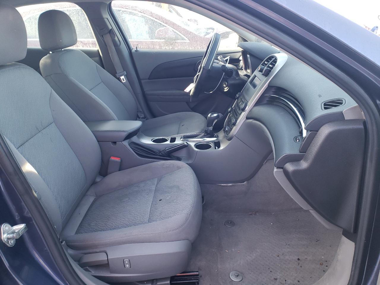Photo 5 from auction – 2014 CHEVROLET MALIBU LS with VIN 1G11B5SL8EF205310