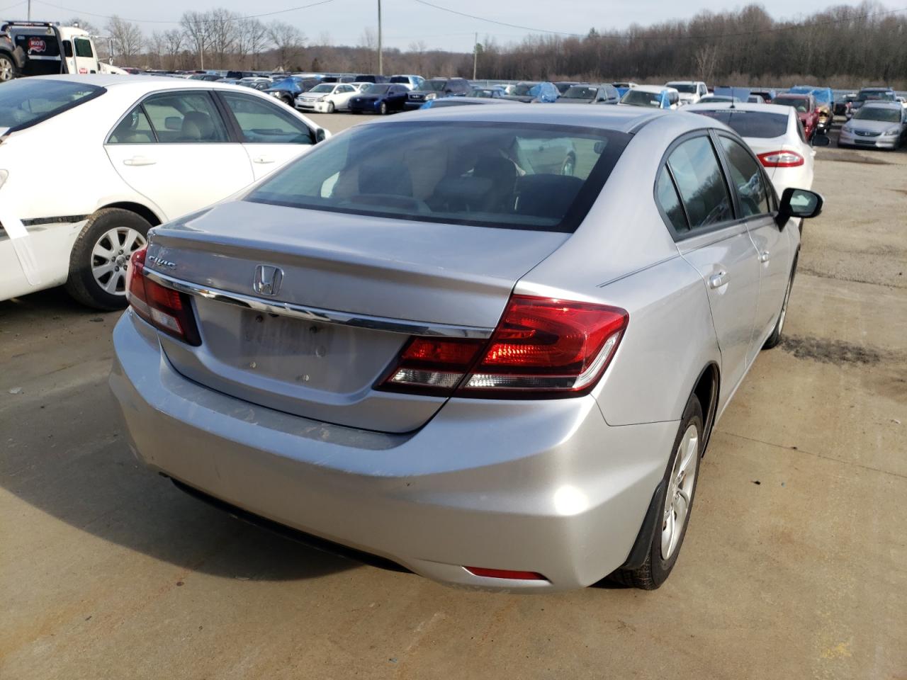 Photo 4 from auction – 2015 HONDA CIVIC LX with VIN 19XFB2F57FE116105