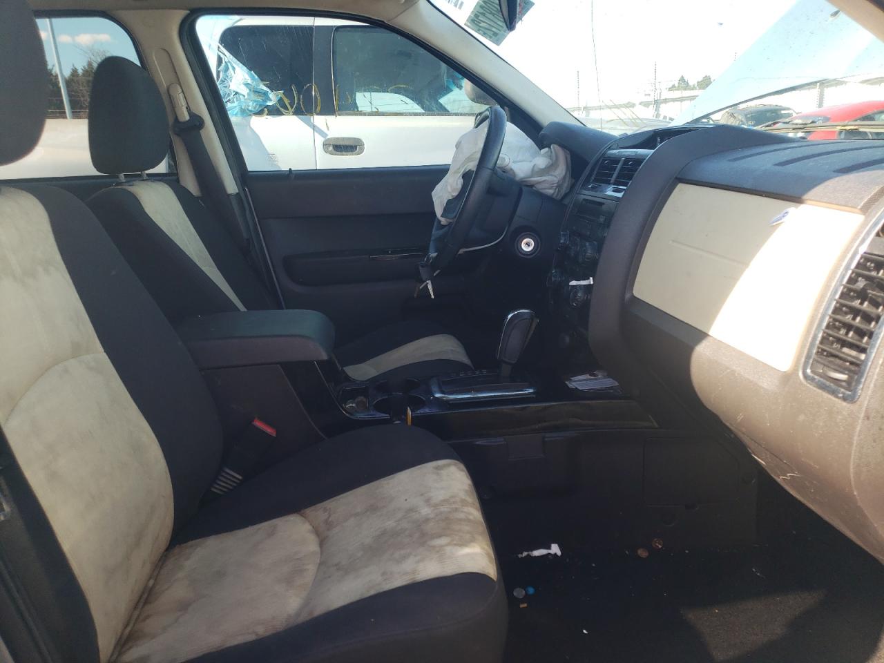 Photo 5 from auction – 2008 MAZDA TRIBUTE I with VIN 4F2CZ92Z68KM02270