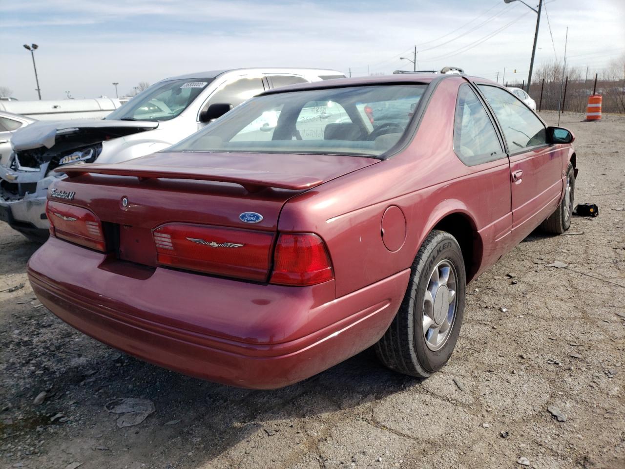 Photo 4 from auction – 1997 FORD THUNDERBIR with VIN 1FALP62WXVH157885