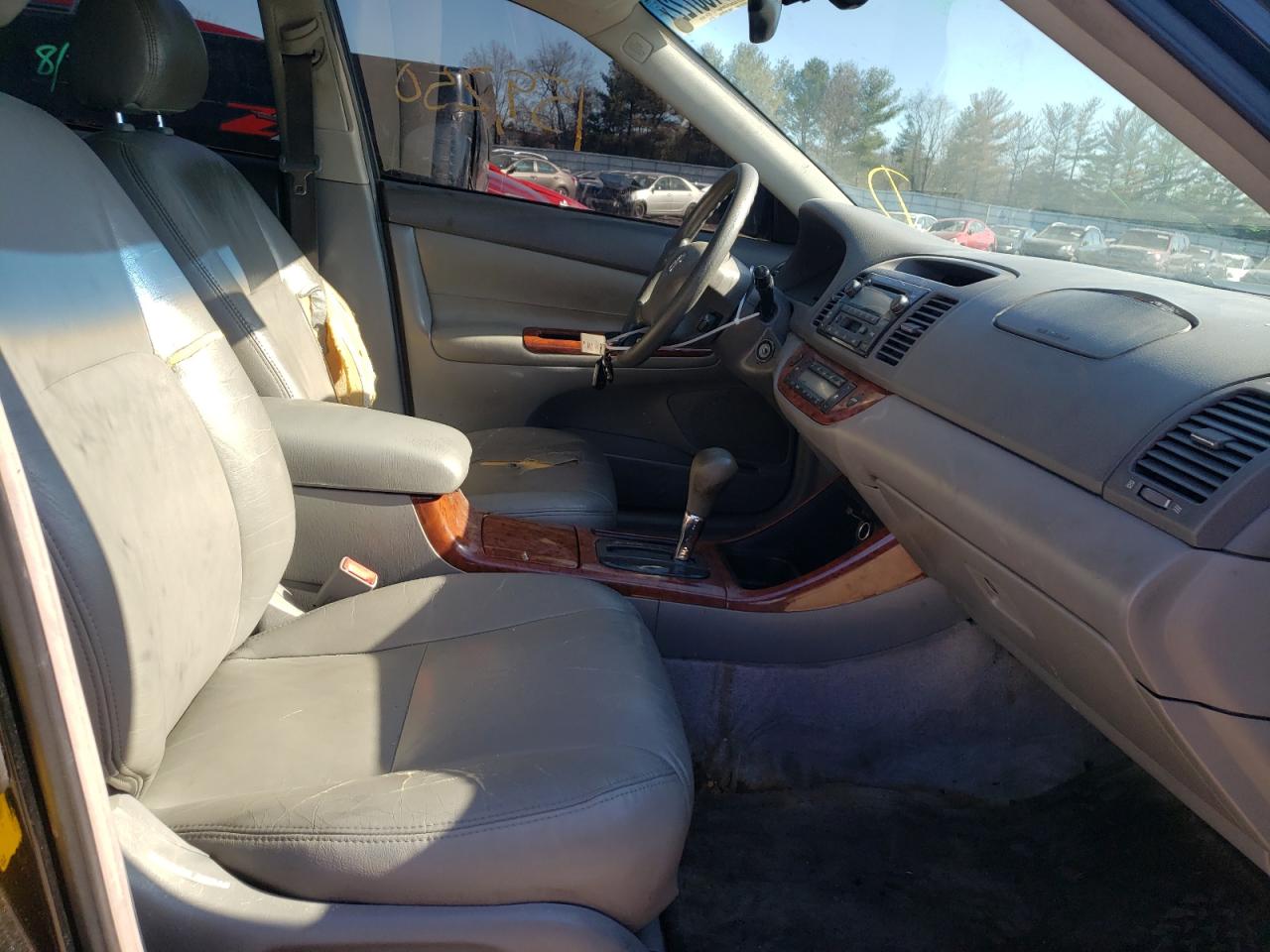 Photo 5 from auction – 2002 TOYOTA CAMRY LE with VIN 4T1BE30K52U017235