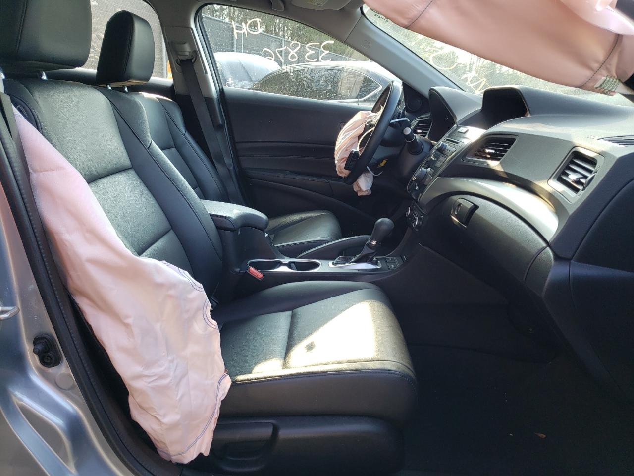 Photo 5 from auction – 2018 ACURA ILX BASE W with VIN 19UDE2F36JA008732