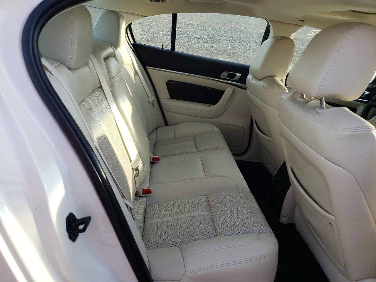 Photo 6 from auction – 2010 LINCOLN MKS with VIN 1LNHL9DR8AG615150