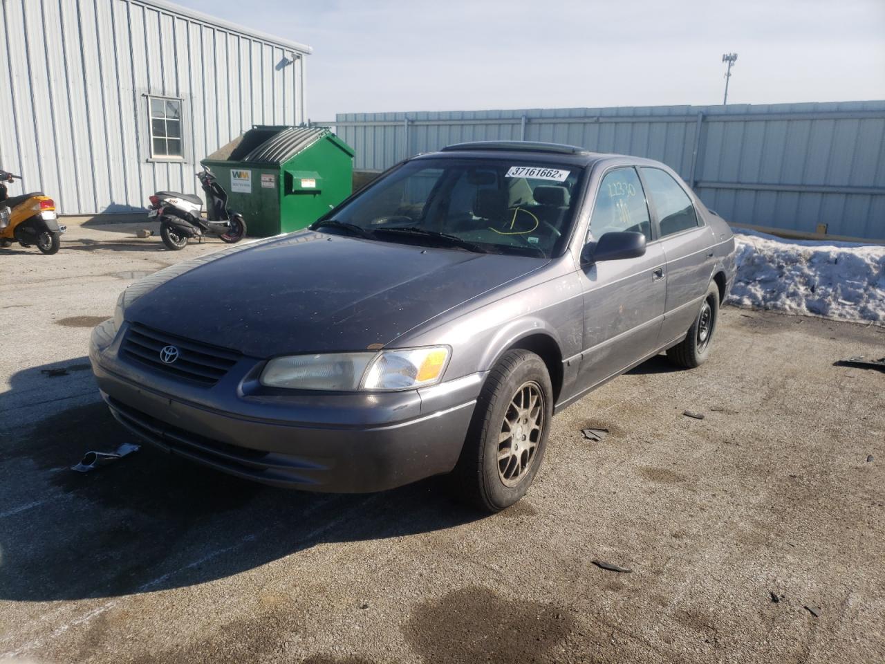 Photo 2 from auction – 1998 TOYOTA CAMRY CE with VIN 4T1BF22K6WU070939