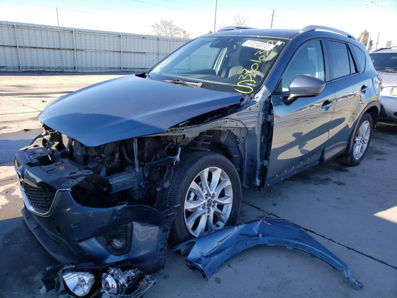 Photo 2 from auction – 2014 MAZDA CX-5 GT with VIN JM3KE4DY3E0402014