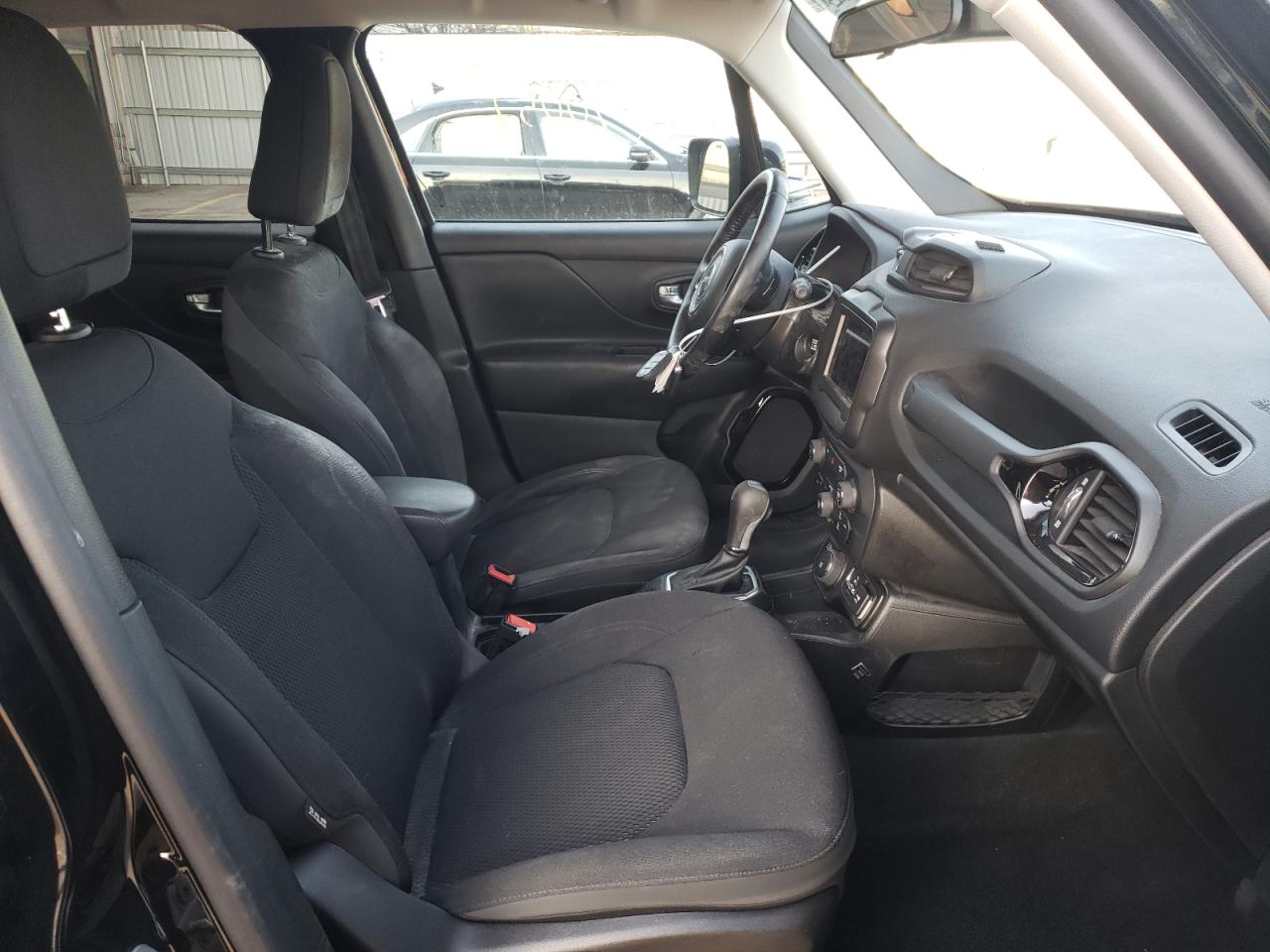 Photo 5 from auction – 2019 JEEP RENEGADE L with VIN ZACNJBBB7KPK60192