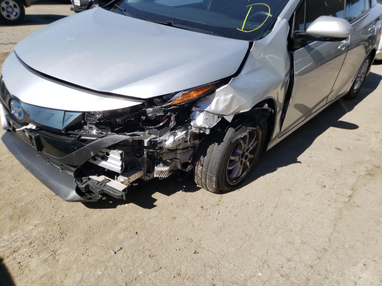 Photo 9 from auction – 2017 TOYOTA PRIUS PRIM with VIN JTDKARFP2H3016855