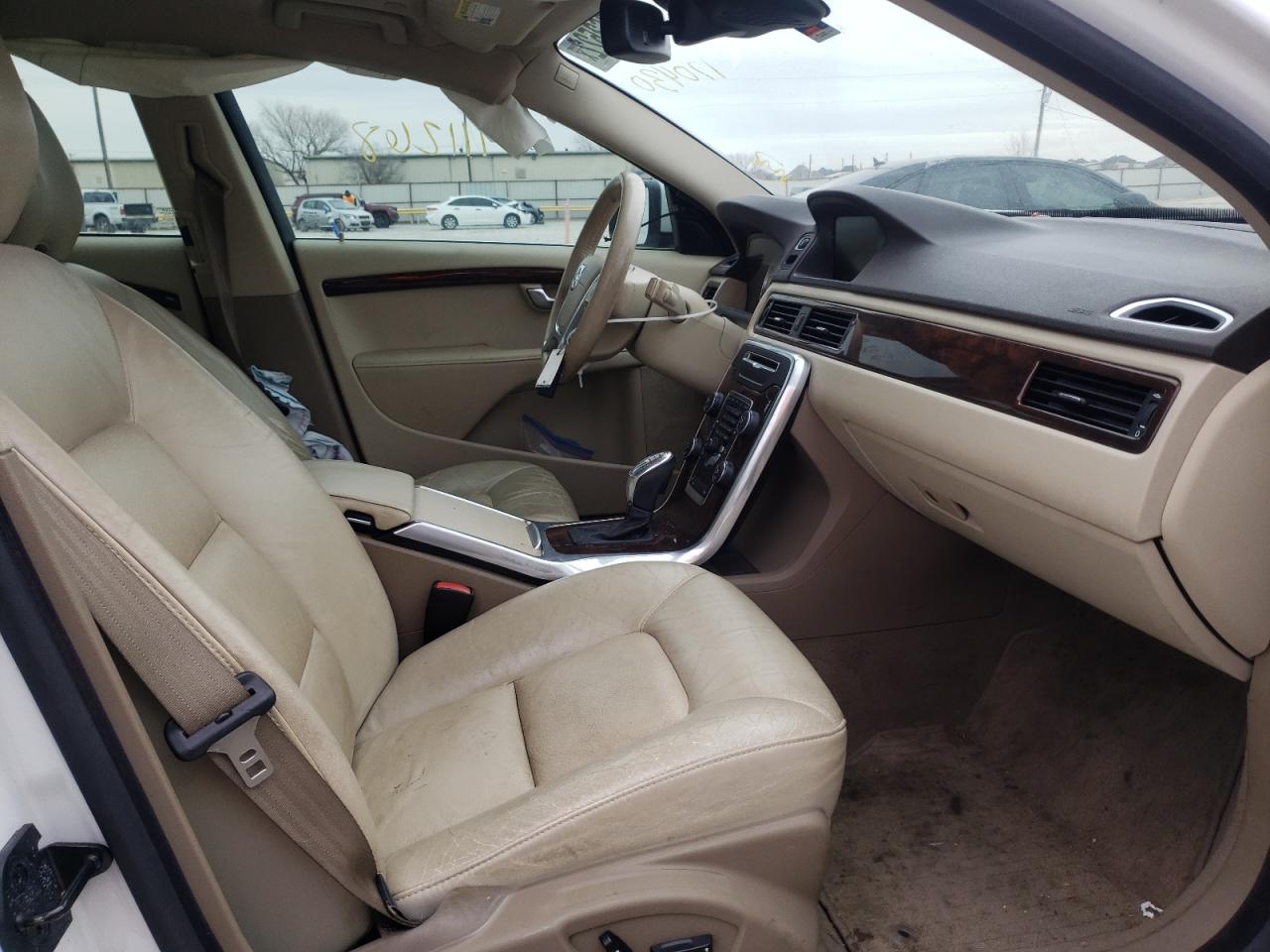 Photo 5 from auction – 2013 VOLVO S80 3.2 with VIN YV1952AS8D1170430