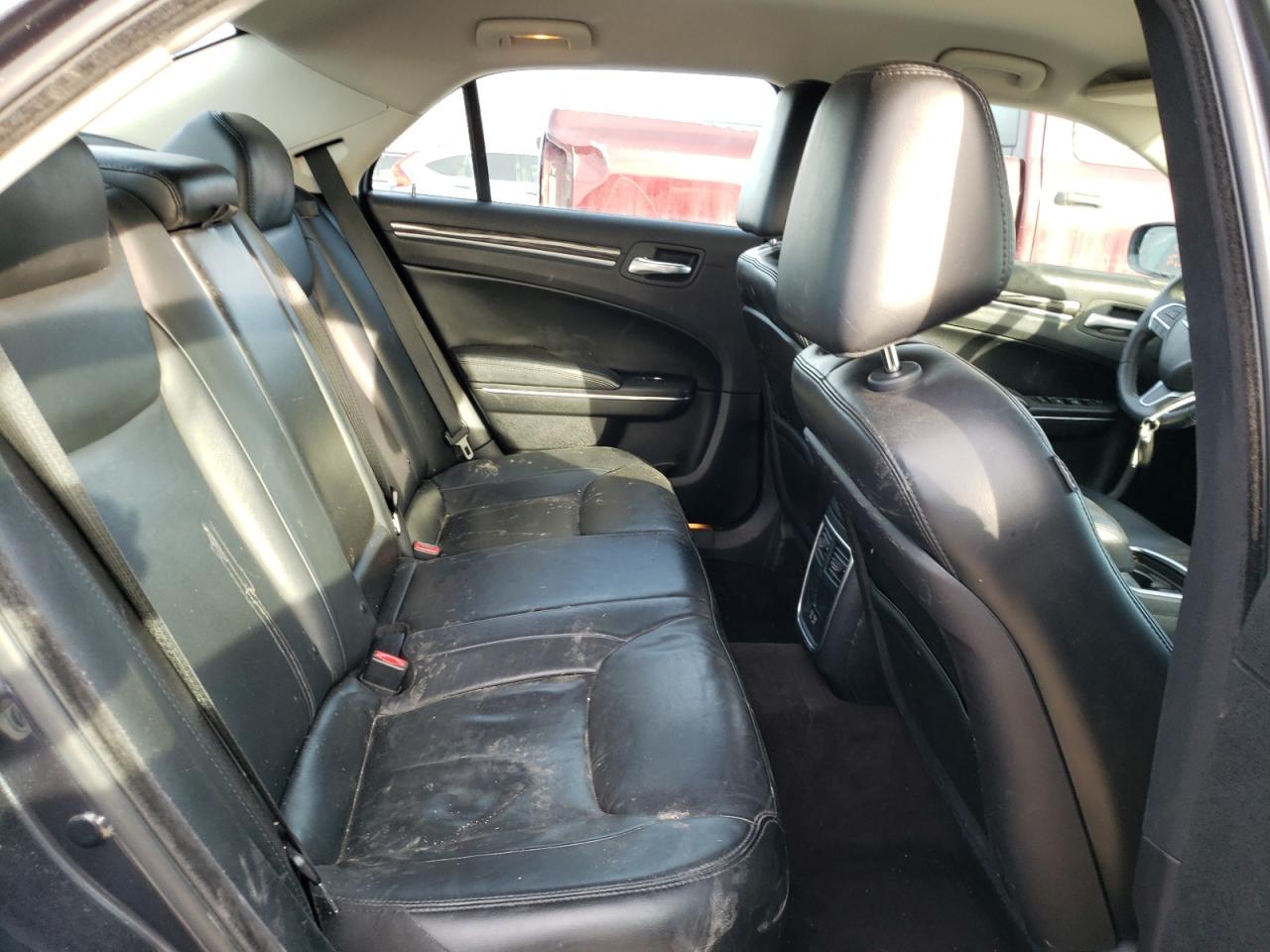 Photo 6 from auction – 2016 CHRYSLER 300 LIMITE with VIN 2C3CCAAG3GH252387