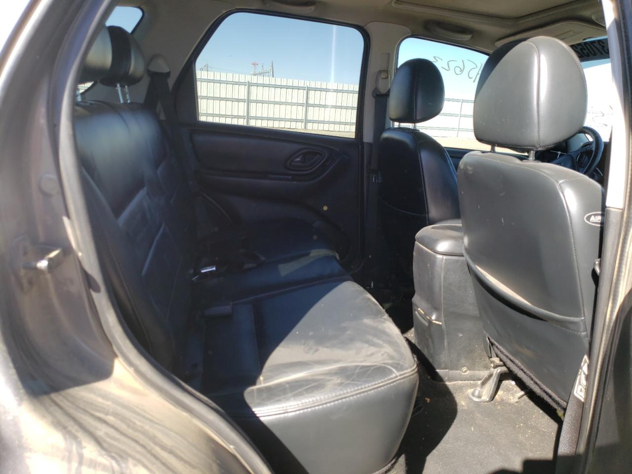 Photo 6 from auction – 2004 FORD ESCAPE LIM with VIN 1FMCU04164KA20229