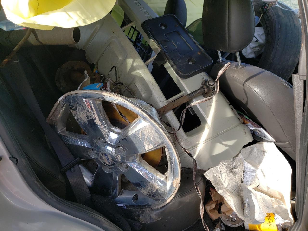 Photo 6 from auction – 2008 FORD ESCAPE LIM with VIN 1FMCU94148KE00308