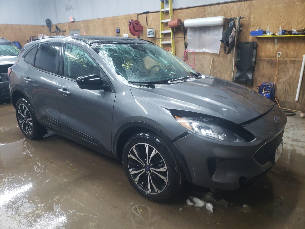 FORD ESCAPE SE 2021 with VIN 1FMCU9G65MUB29913 - Photo from auction