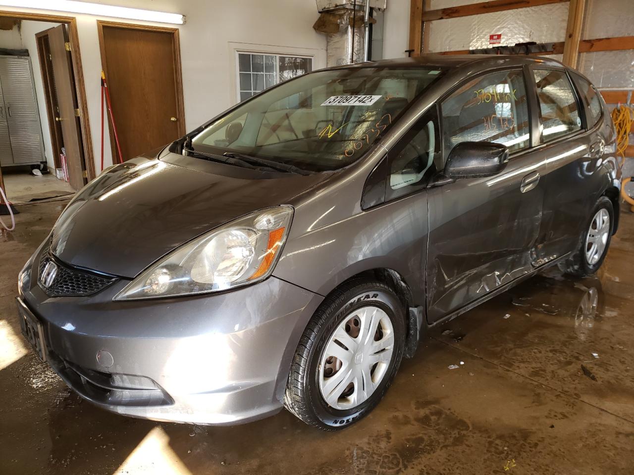 Photo 2 from auction – 2011 HONDA FIT with VIN JHMGE8H31BC007357