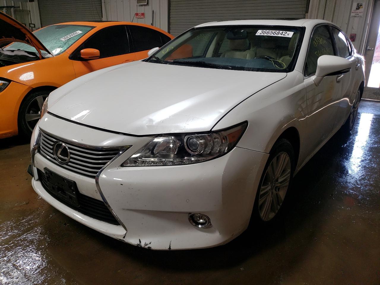 Photo 2 from auction – 2014 LEXUS ES 350 with VIN JTHBK1GG0E2103327