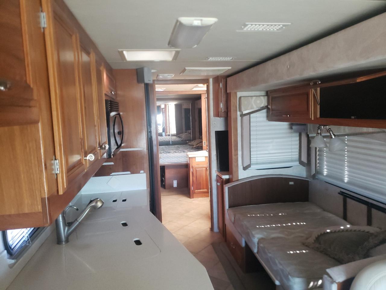 Photo 6 from auction – 2003 FREIGHTLINER CHASSIS X with VIN 4UZAAHBSX3CL99173