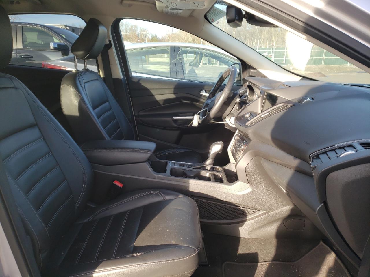 Photo 5 from auction – 2018 FORD ESCAPE SEL with VIN 1FMCU9HD2JUB55250