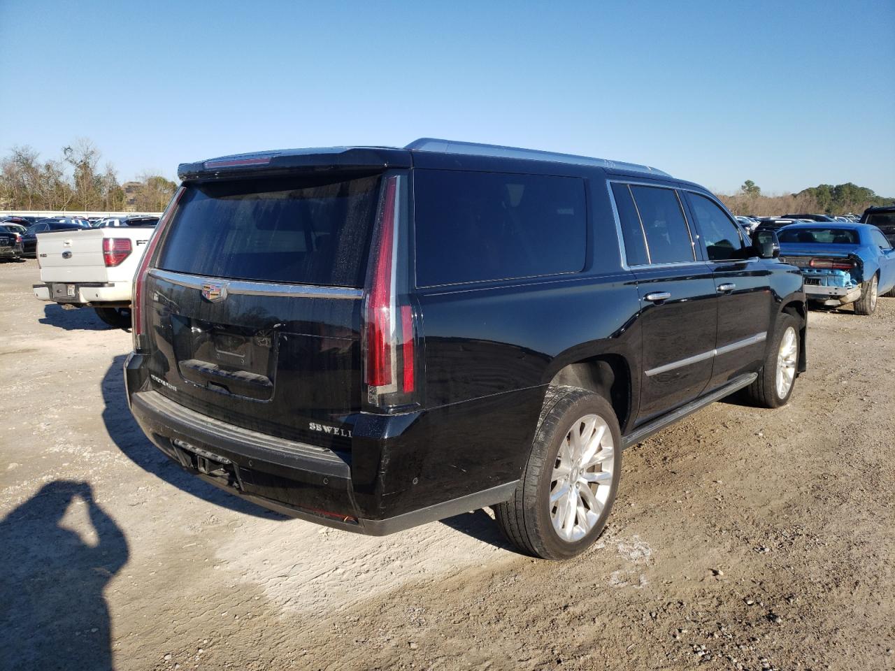 Photo 4 from auction – 2019 CADILLAC ESCALADE E with VIN 1GYS4JKJ6KR385761