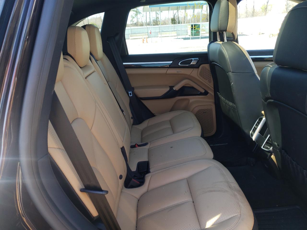 Photo 6 from auction – 2018 PORSCHE CAYENNE with VIN WP1AA2A25JKA05941