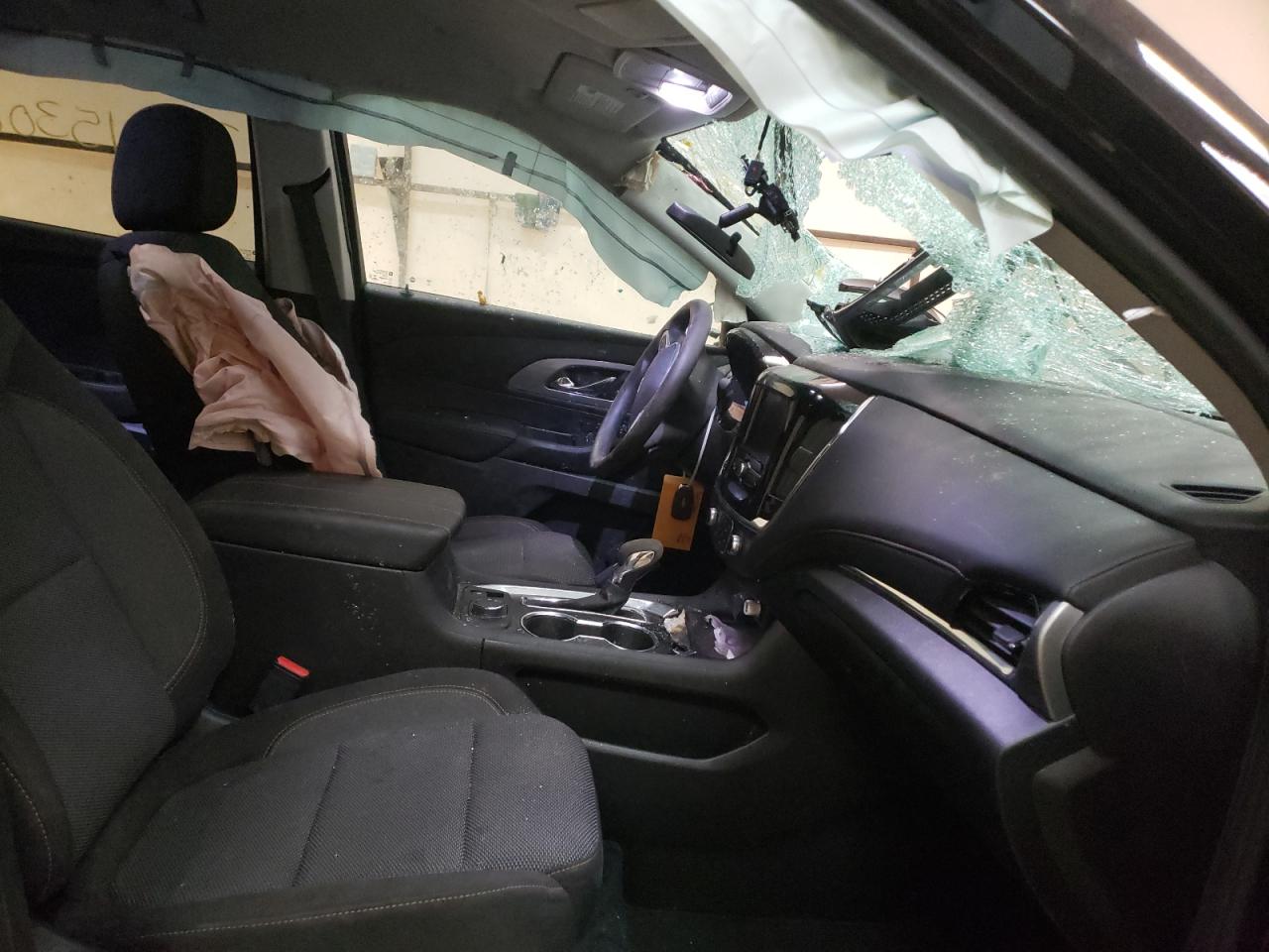 Photo 5 from auction – 2021 CHEVROLET TRAVERSE L with VIN 1GNERFKW2MJ265316