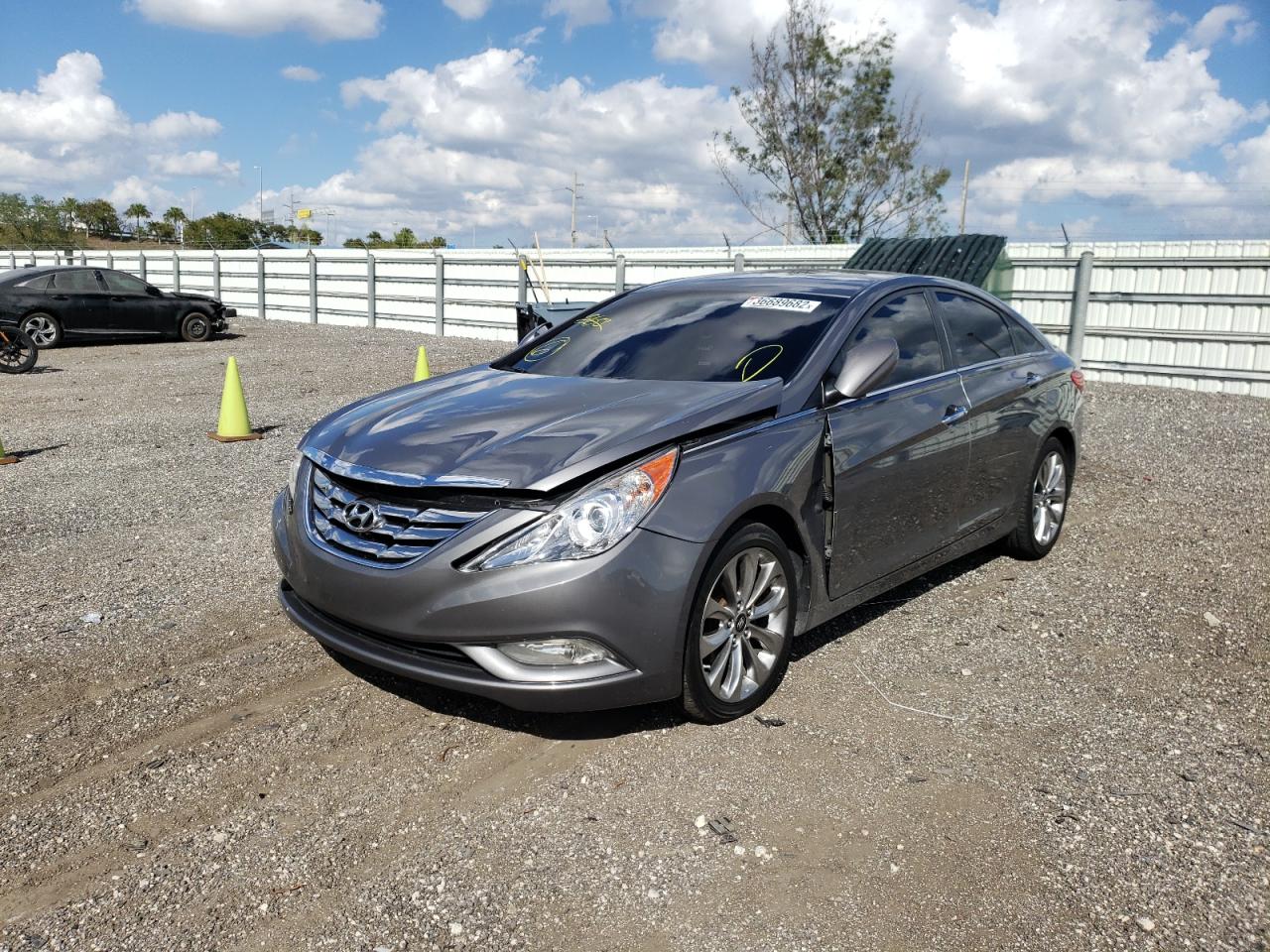 Photo 2 from auction – 2011 HYUNDAI SONATA SE with VIN 5NPEC4AC2BH154521