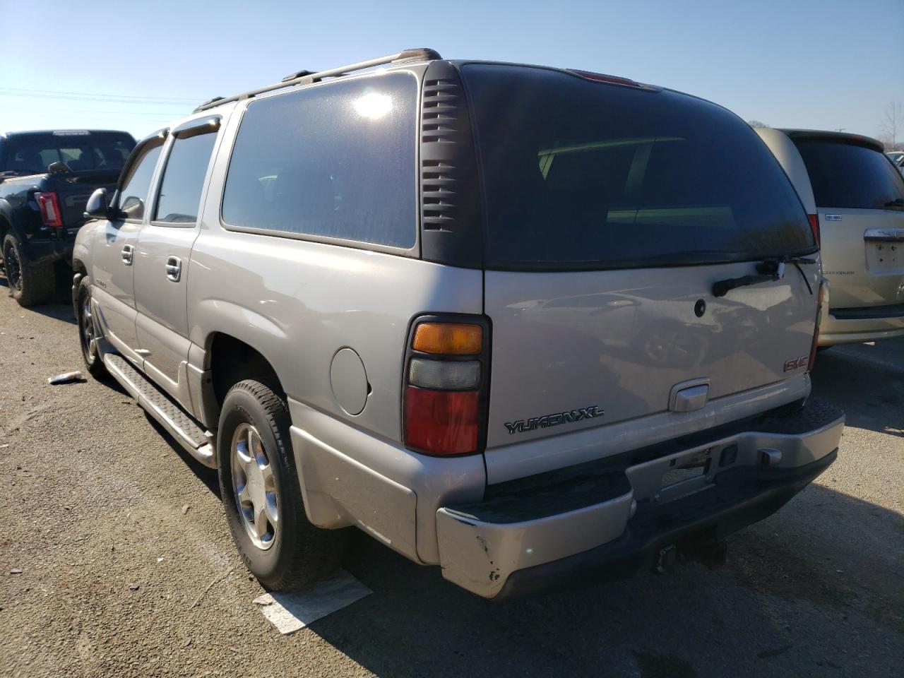 Photo 3 from auction – 2004 GMC UK with VIN 1GKFK66U34J160489
