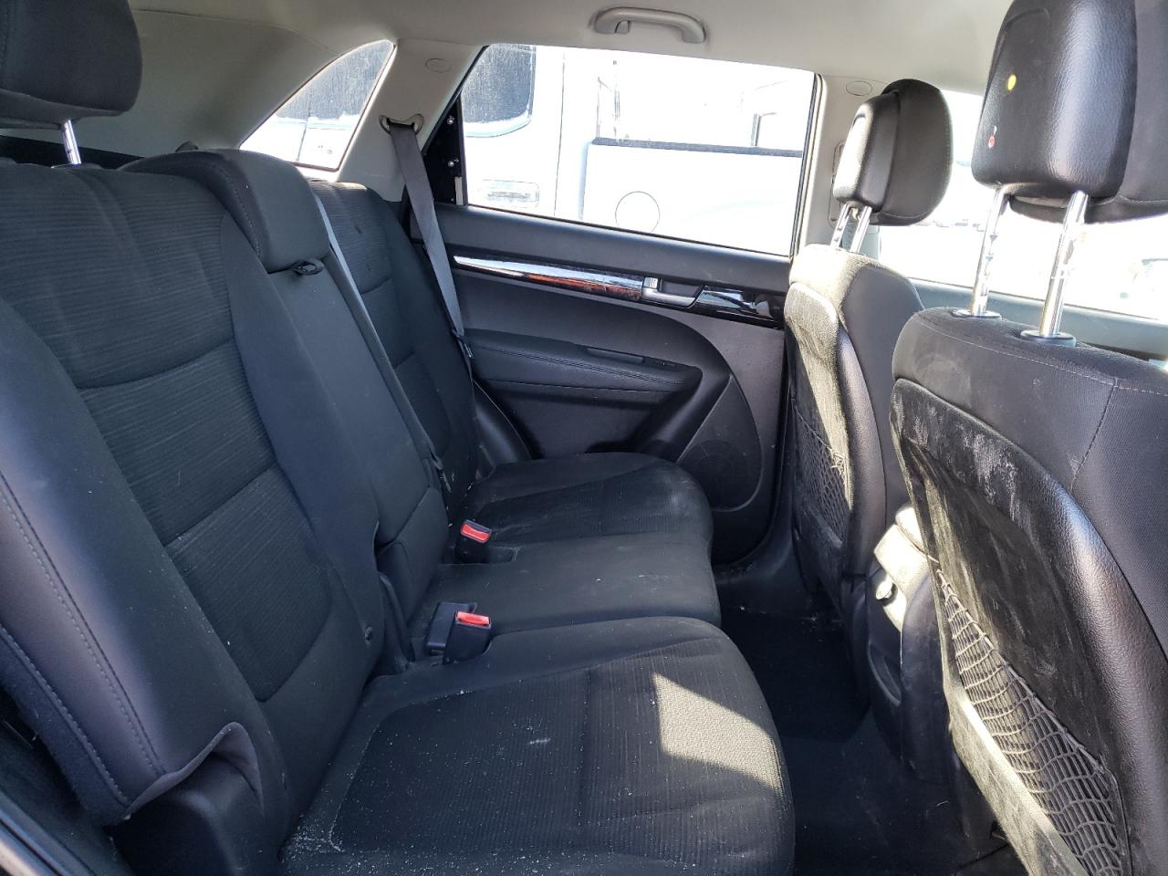 Photo 6 from auction – 2014 KIA SORENTO LX with VIN 5XYKT3A67EG522422
