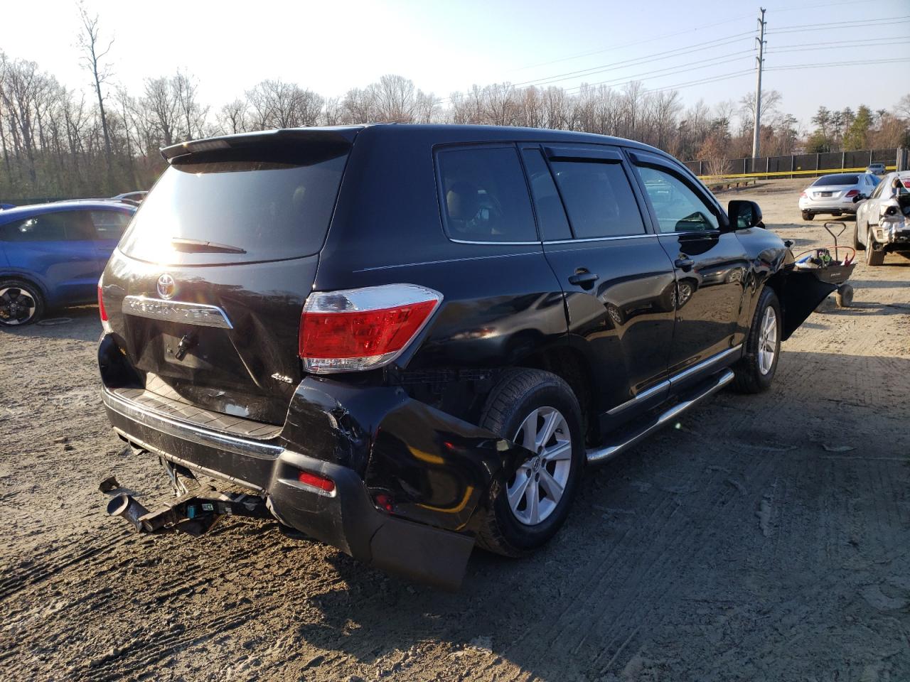 Photo 4 from auction – 2012 TOYOTA HIGHLANDER with VIN 5TDBK3EH5CS104262