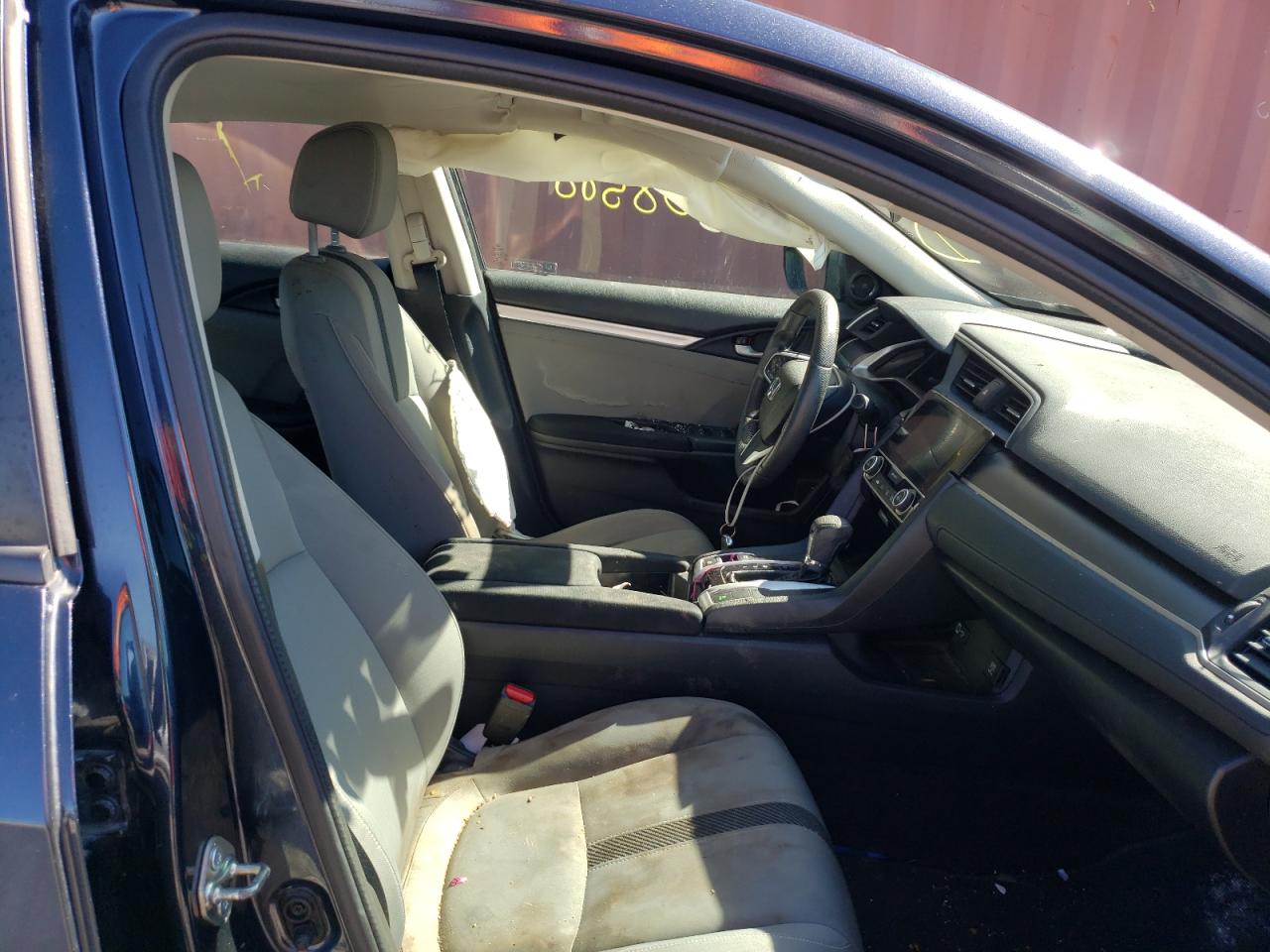 Photo 5 from auction – 2016 HONDA CIVIC EX with VIN 19XFC2F75GE081595