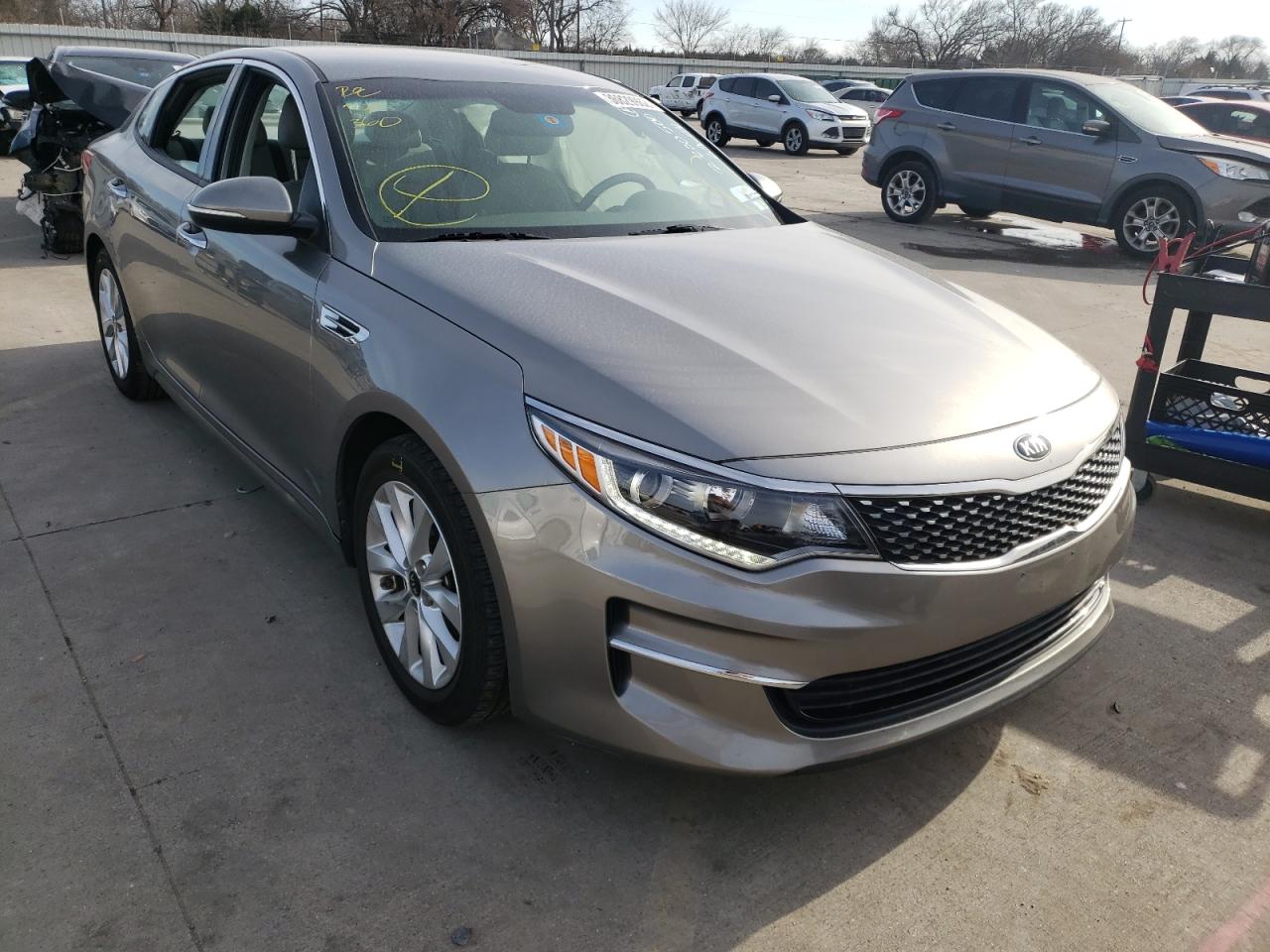 KIA OPTIMA EX 2018 with VIN 5XXGU4L33JG260859 - Photo from auction