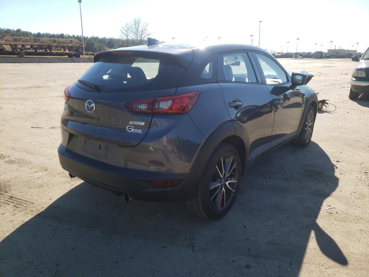 Photo 4 from auction – 2017 MAZDA CX-3 TOURI with VIN JM1DKDC78H0157816