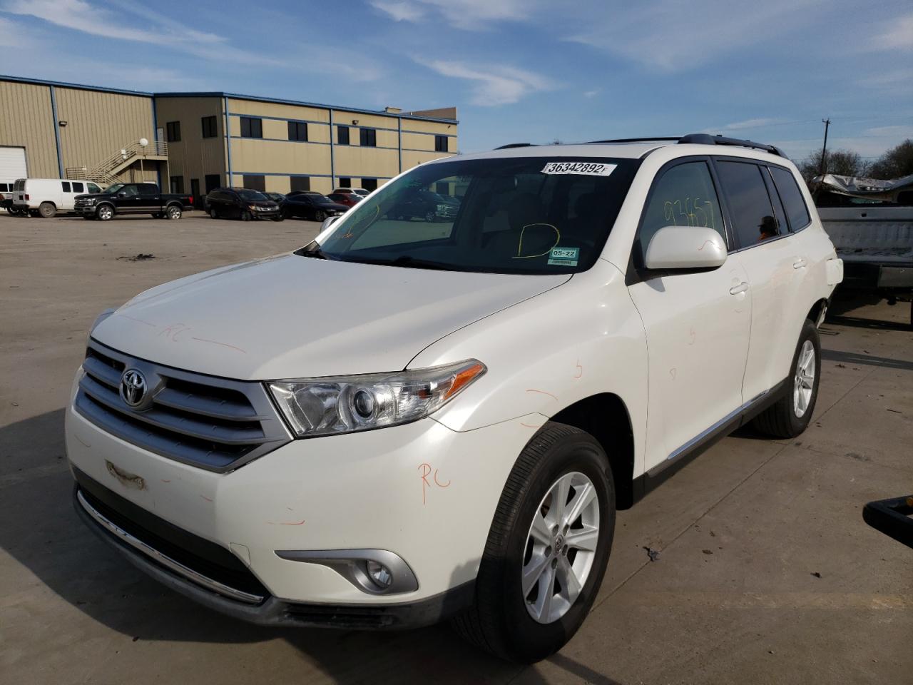 Zdjęcie 2 z aukcji – 2013 TOYOTA HIGHLANDER z VIN 5TDZK3EH2DS112609
