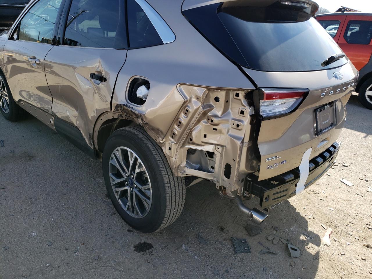 Photo 9 from auction – 2020 FORD ESCAPE SEL with VIN 1FMCU0H67LUA72915
