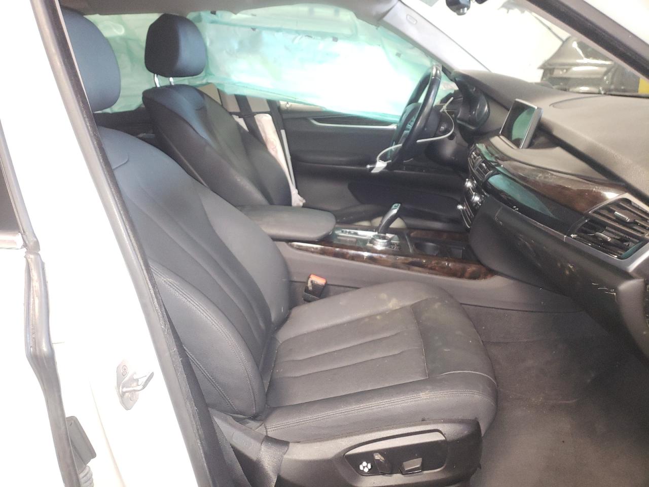 Photo 5 from auction – 2015 BMW X5 XDRIVE3 with VIN 5UXKR0C55F0K57166