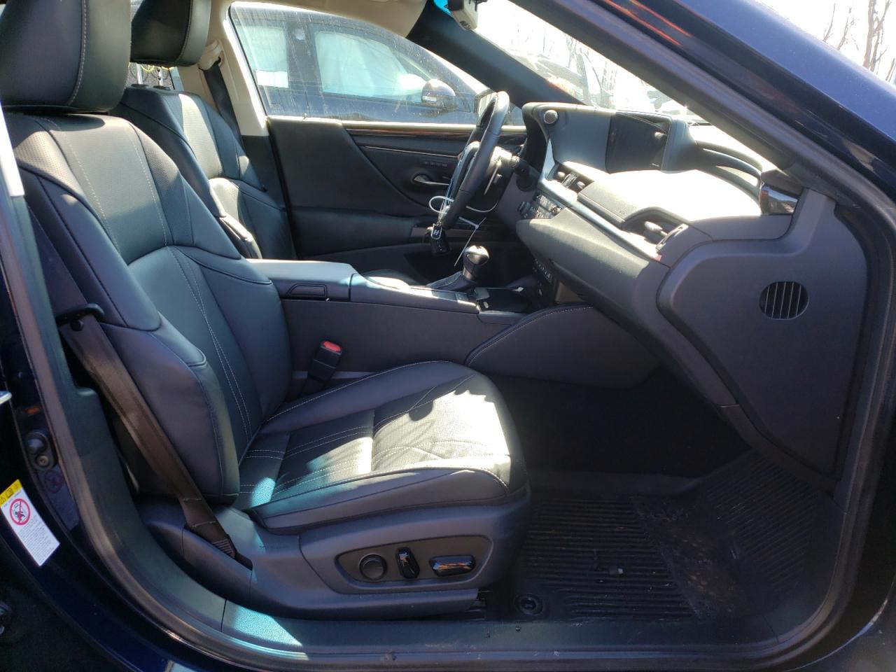Photo 5 from auction – 2019 LEXUS ES 350 with VIN 58ABZ1B11KU015777