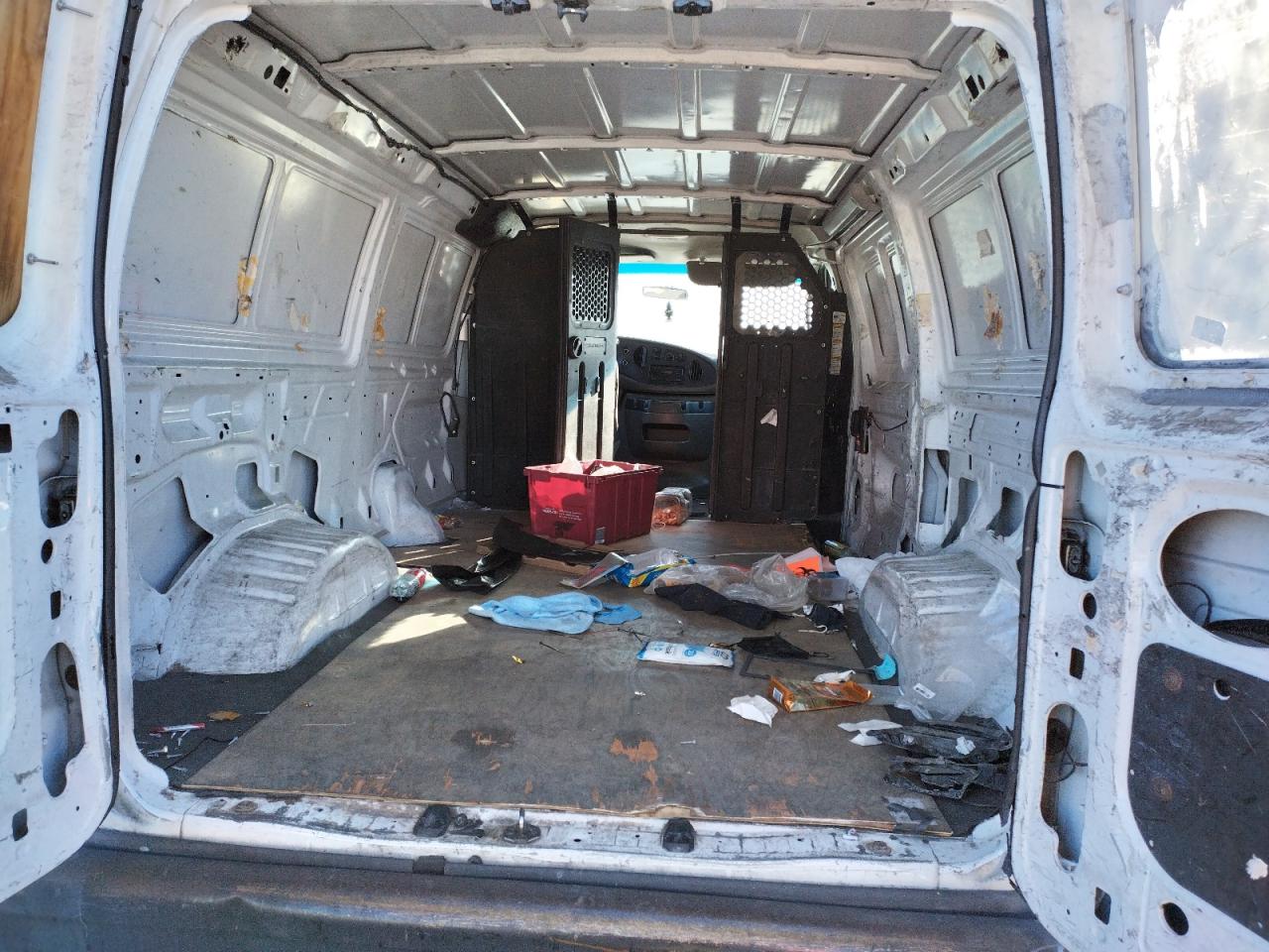 Photo 6 from auction – 2006 FORD ECONOLINE with VIN 1FTRE14W76DA37254